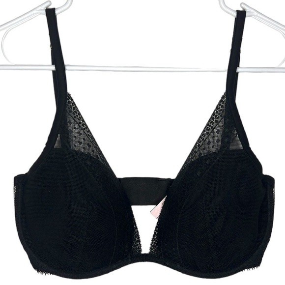 Victoria’s Secret Plunge Solid Black Lace Bra - Picture 1 of 9
